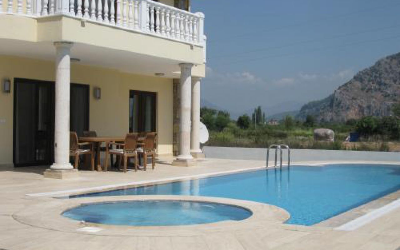 Yaz Villa