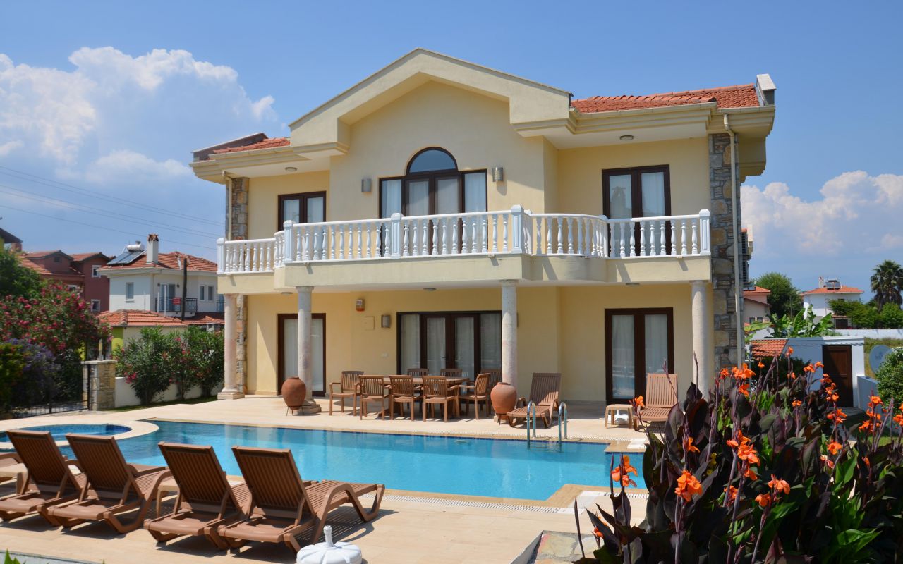 Yaz Villa