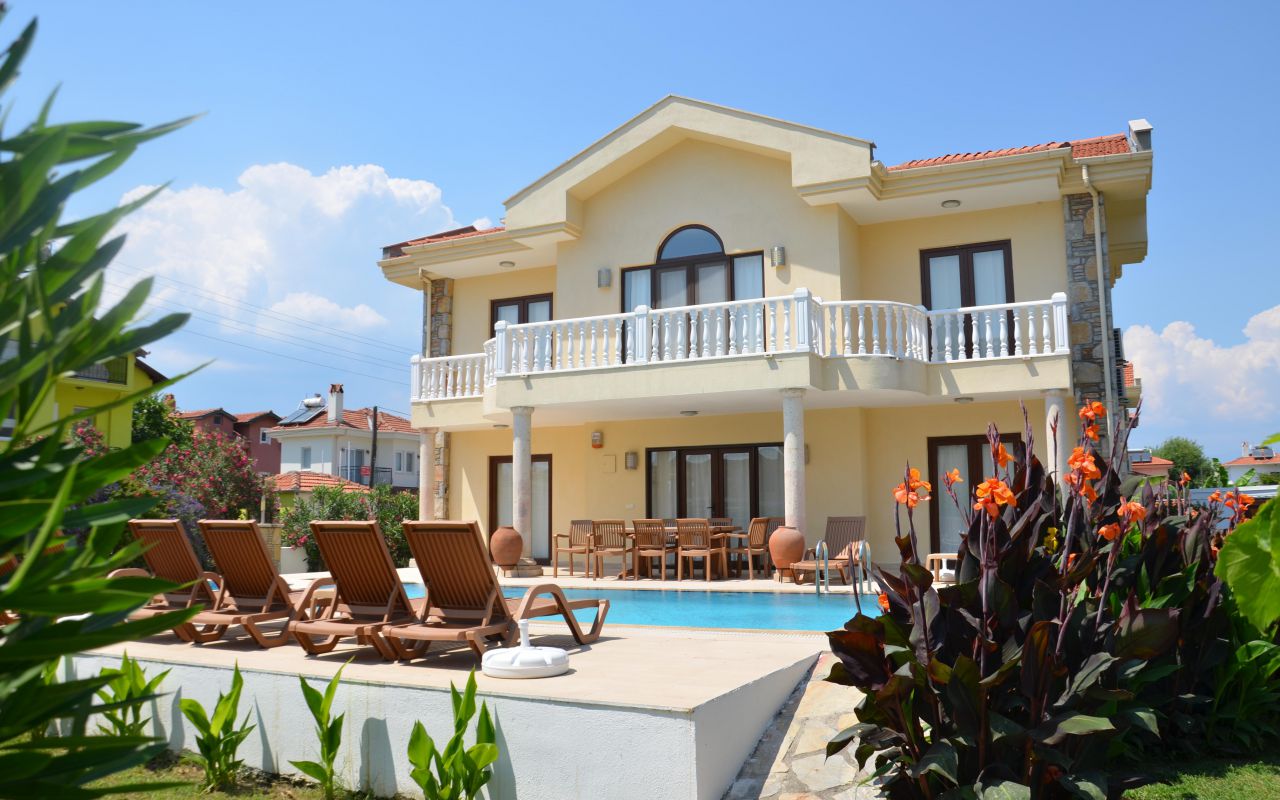 Yaz Villa