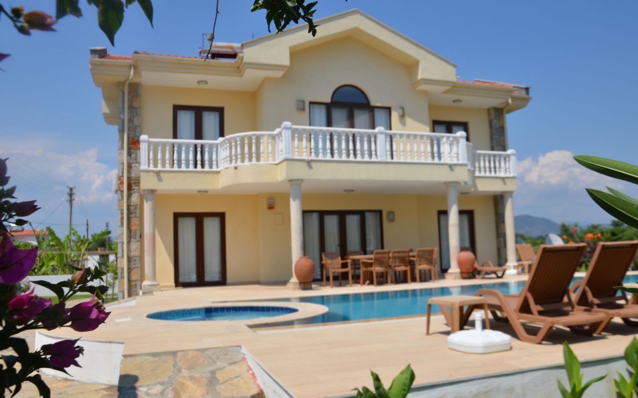 Yaz Villa