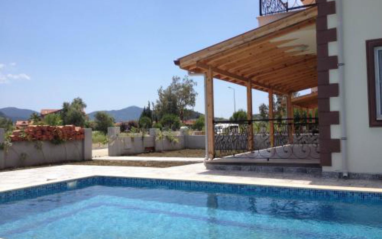 Mutlu Safir