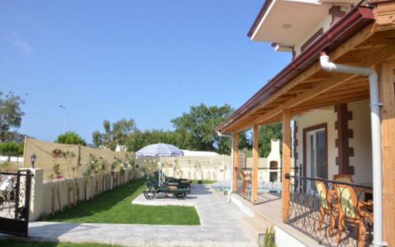 Mutlu Safir