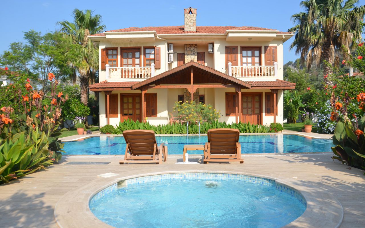 Hatira Villa