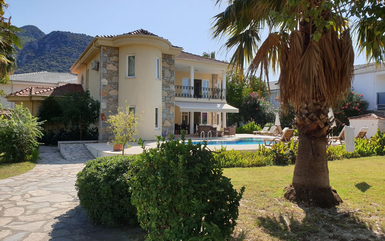Dazmanda Villa