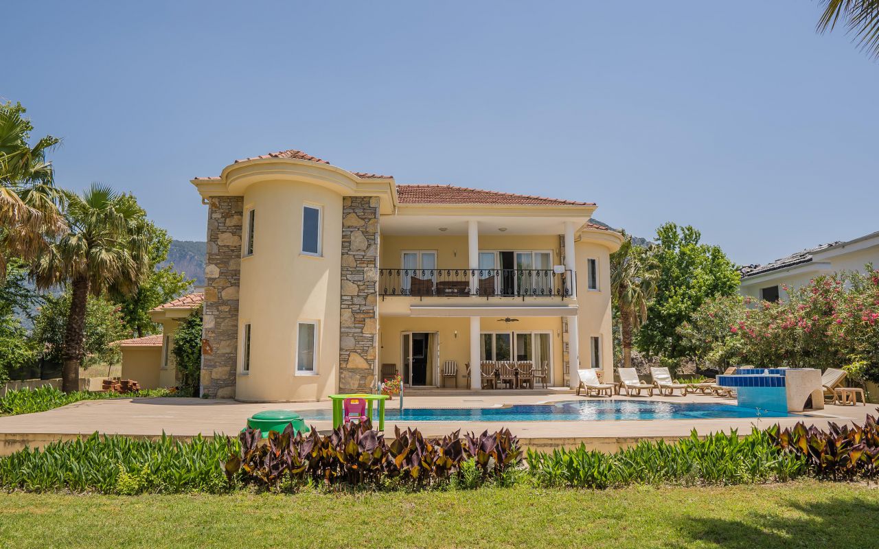 Dazmanda Villa