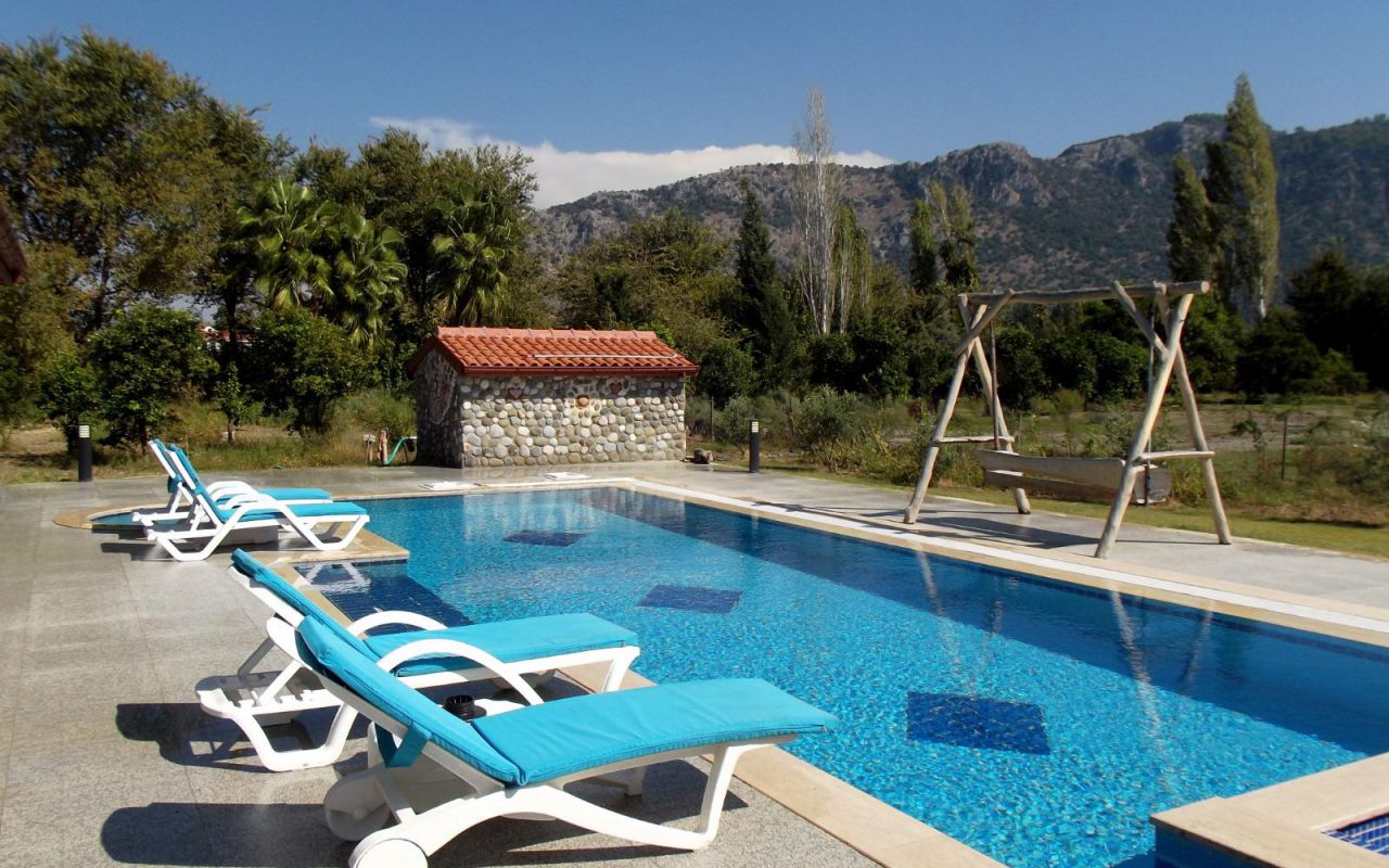 Kösten Evi Villa