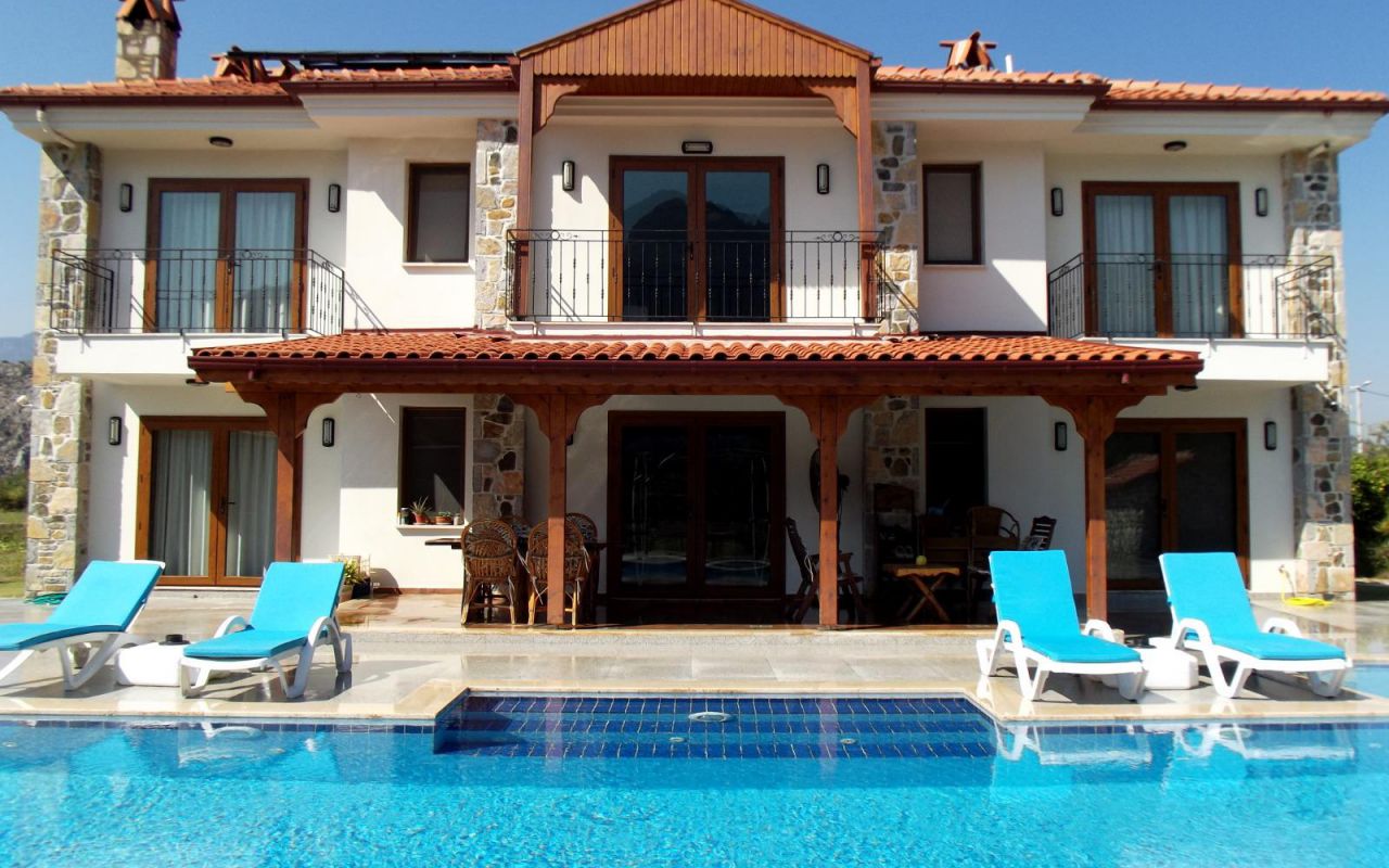Kösten Evi Villa