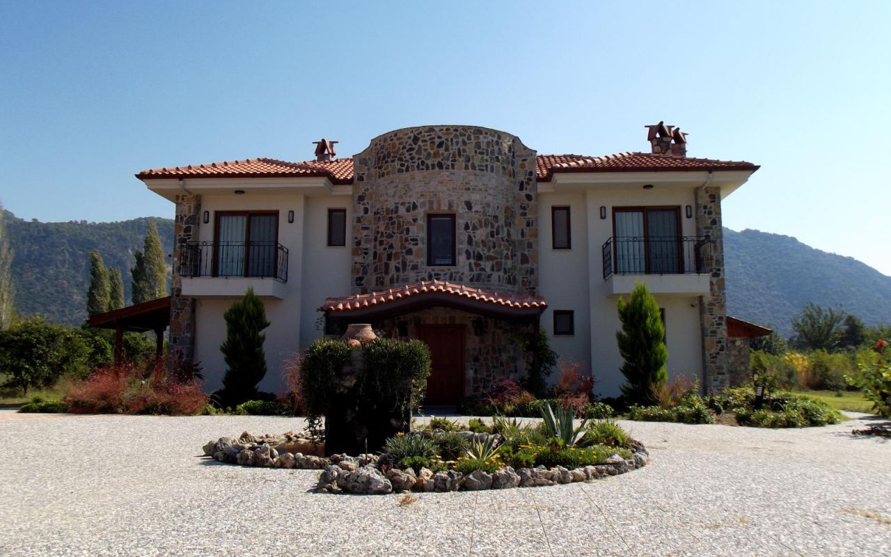 Kösten Evi Villa